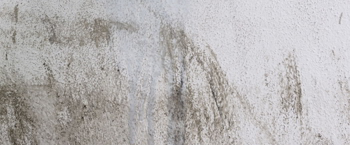 Znečistená fasáda